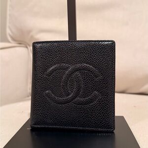 Chanel Caviar Bifold Mens
Wallet, Black